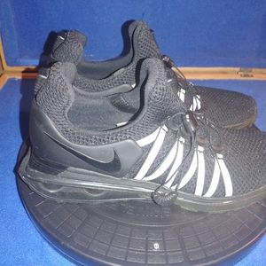 Nike Women's Shox Gravity Running Shoes, Sz. 38.5-EU, 7.5-US